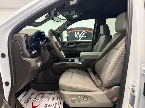 New 2026 GMC Sierra 2500 SLT image 9