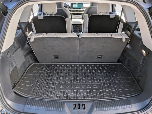 Used 2025 Lincoln Aviator Reserve w/ Luxury Package image 6