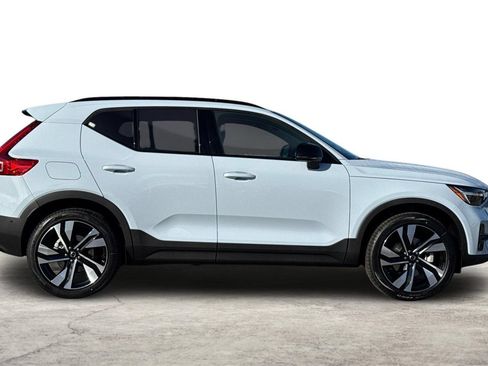 New 2026 Volvo XC40 B5 Ultra w/ Climate Package AWD/4WD image 10