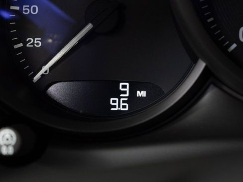 Certified 2026 Porsche Macan AWD/4WD image 12