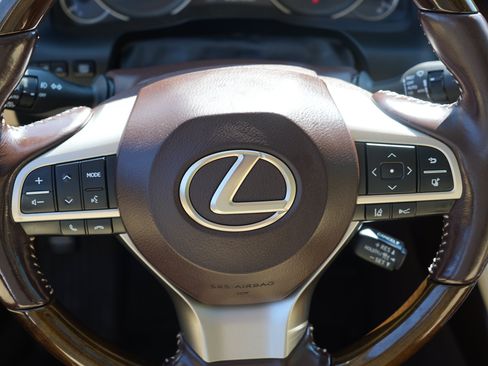 Used 2016 Lexus ES 350 w/ Luxury Package w/Wood Trim FWD image 26