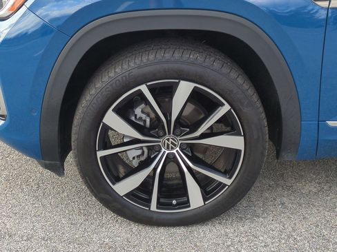 Used 2025 Volkswagen Atlas SEL Premium R-Line image 11