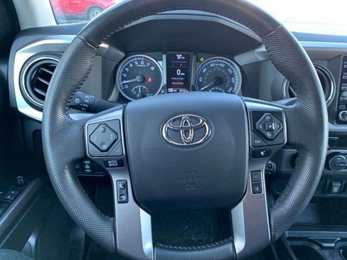 Used 2022 Toyota Tacoma SR5 w/ Trail Edition image 17