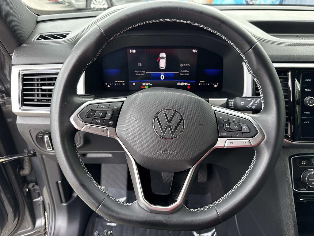 Used 2022 Volkswagen Atlas Cross Sport SE FWD image 39