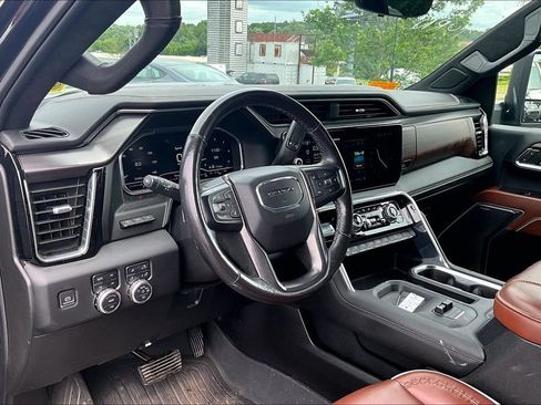 Used 2024 GMC Sierra 3500 Denali Ultimate AWD/4WD image 5