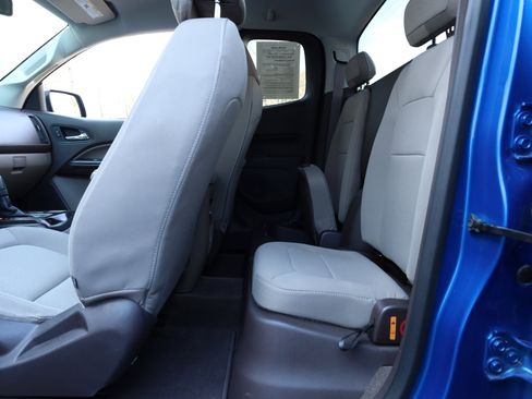 Used 2018 GMC Canyon SLE image 13