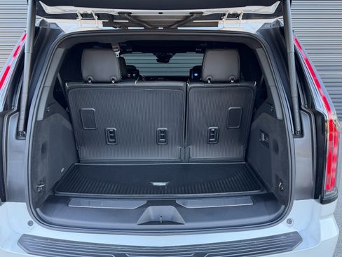 Used 2025 Cadillac Escalade V image 12