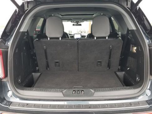 Certified 2022 Ford Explorer XLT w/ Equipment Group 202A image 8