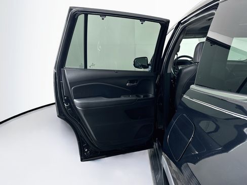 Used 2021 Honda Pilot Touring image 27