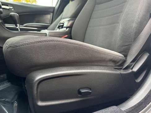 Used 2014 Dodge Charger SE image 14