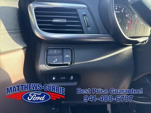 Used 2017 Kia Optima SX FWD image 25
