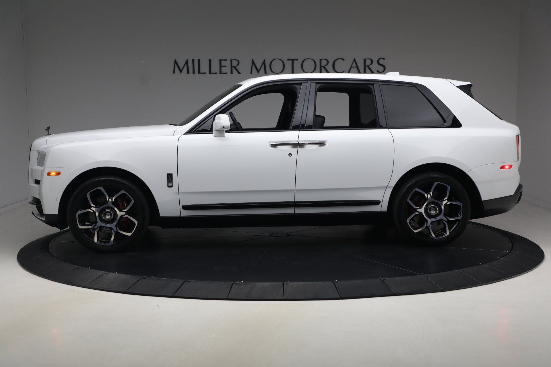 Certified 2020 Rolls-Royce Cullinan Black Badge AWD/4WD image 3