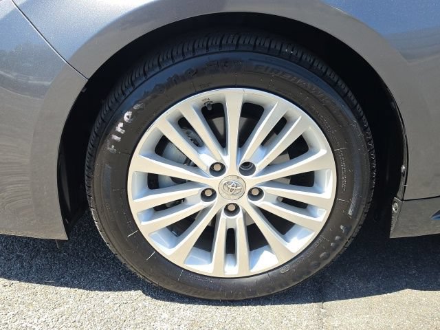Used 2015 Toyota Avalon XLE Premium w/ Preferred Accessory Package FWD image 9