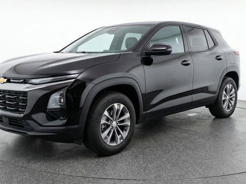 Used 2025 Chevrolet Equinox LT image 3