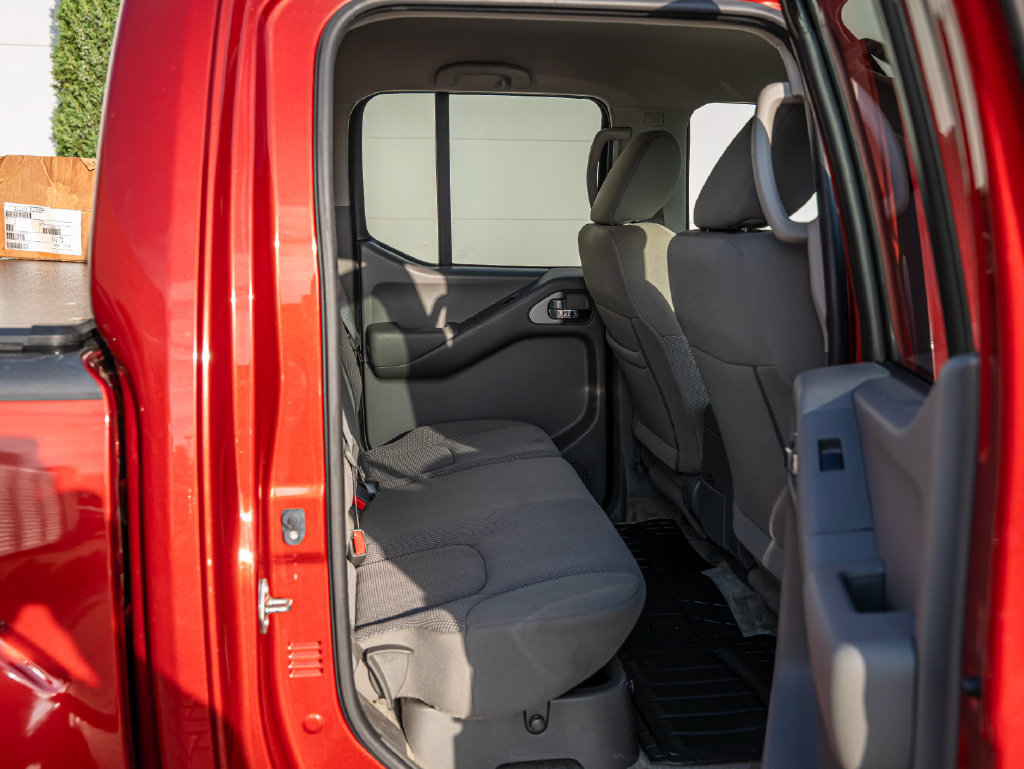 Used 2018 Nissan Frontier SV w/ Value Truck Package AWD/4WD image 40