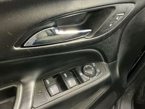 Used 2020 Chevrolet Equinox LT image 23