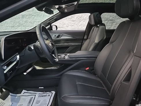 Certified 2024 Cadillac Lyriq Tech AWD/4WD image 10