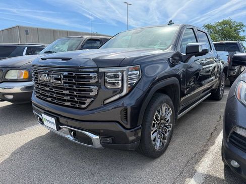 Used 2023 GMC Sierra 1500 Denali Ultimate AWD/4WD image 2