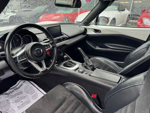 Used 2023 MAZDA MX-5 Miata Club image 7