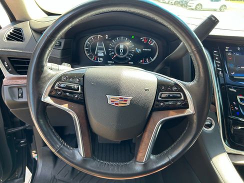Used 2019 Cadillac Escalade Premium Luxury AWD/4WD image 16