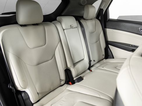 Used 2019 Ford Edge Titanium w/ Equipment Group 301A image 24