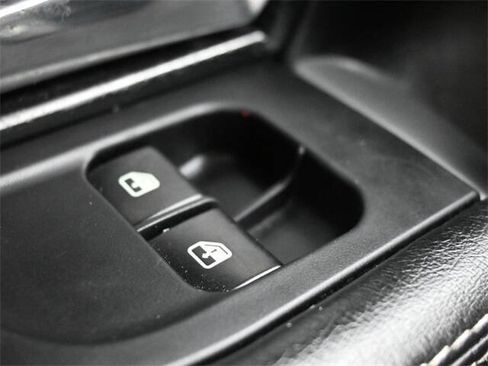 Used 2016 Maserati GranTurismo Sport image 23