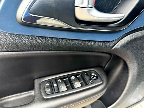 Used 2015 Chrysler 200 S image 16