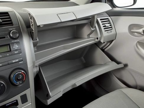 Used 2013 Toyota Corolla LE FWD image 11