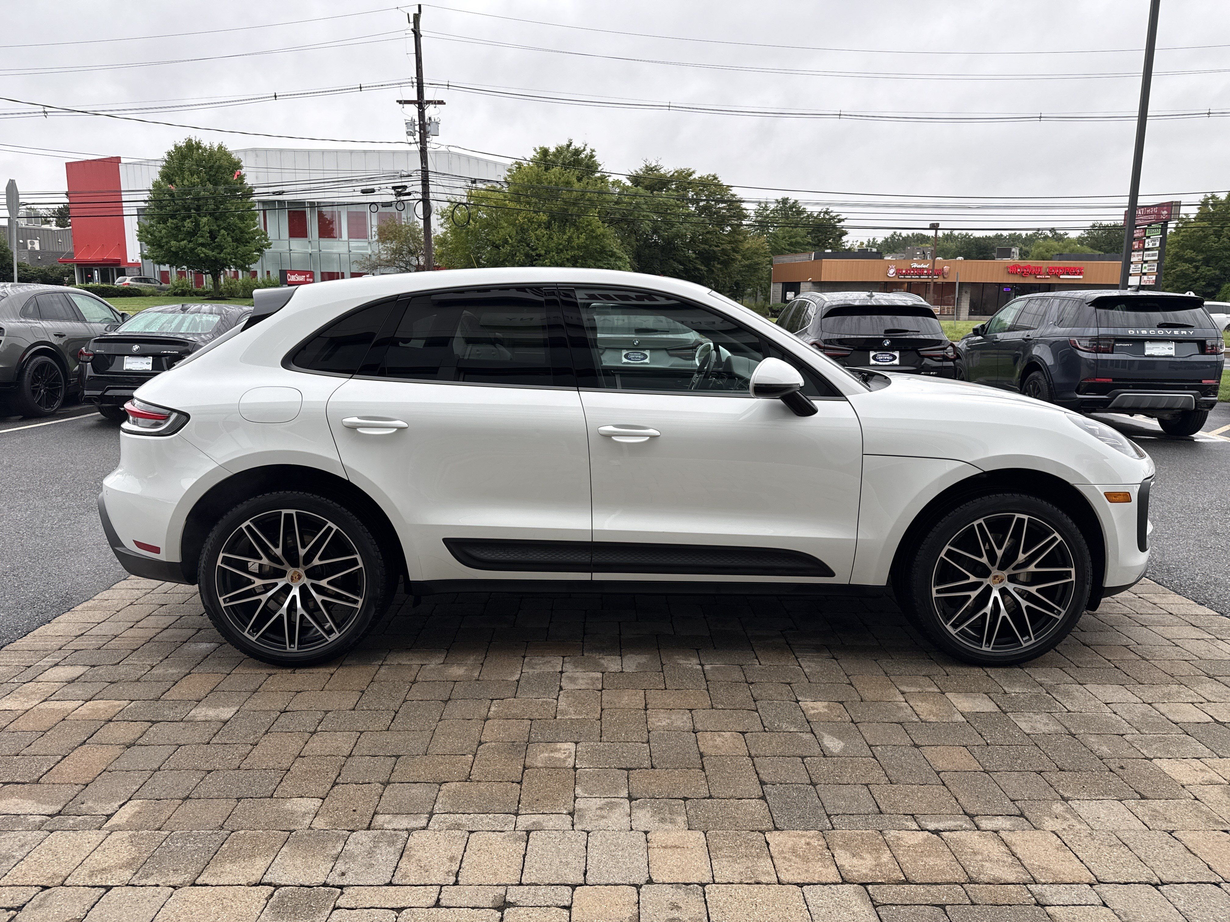 Used 2023 Porsche Macan AWD/4WD image 13