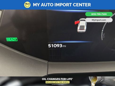 Used 2024 Toyota Prius XLE image 19