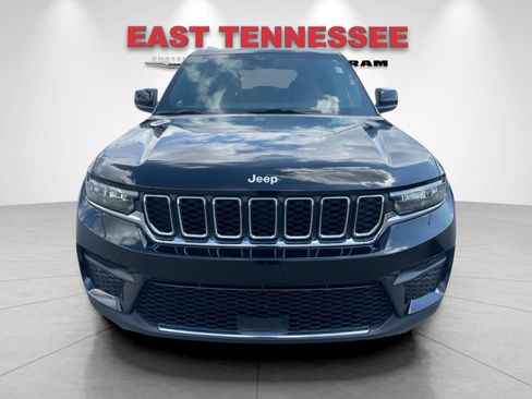 Used 2025 Jeep Grand Cherokee Laredo X w/ Luxury Tech Group I AWD/4WD image 9