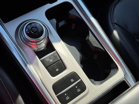 Certified 2022 Ford Explorer XLT w/ Equipment Group 202A image 34