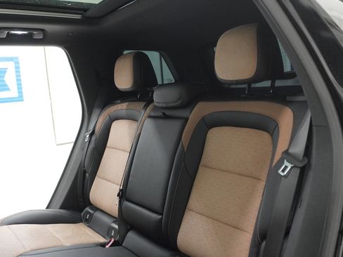 Used 2025 Chevrolet Equinox ACTIV w/ Safety and Technology Package FWD image 37