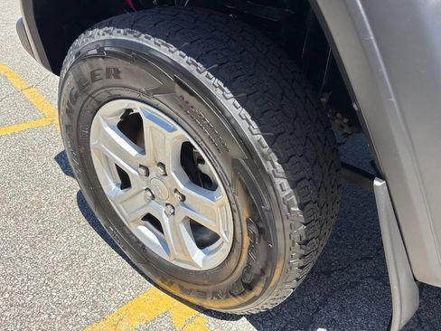 Used 2019 Jeep Wrangler Sport AWD/4WD image 45