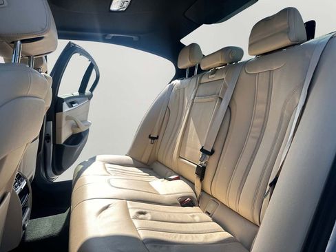 Used 2019 BMW 530i xDrive w/ Convenience Package image 25