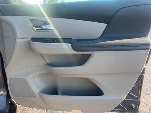 Used 2016 Honda Odyssey EX-L image 21