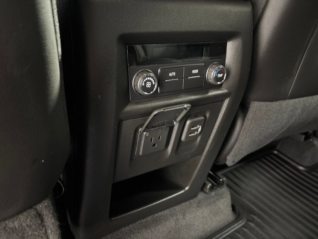 Used 2023 Chevrolet Traverse LT w/ LT Premium Package AWD/4WD image 48