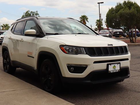 Used 2019 Jeep Compass Latitude FWD image 14