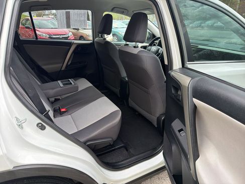 Used 2014 Toyota RAV4 LE AWD/4WD image 9