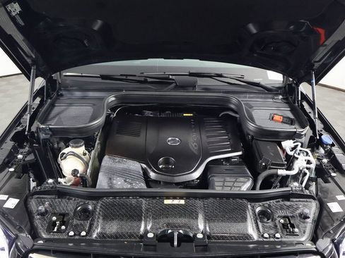 Certified 2025 Mercedes-Benz GLS 450 4MATIC image 16