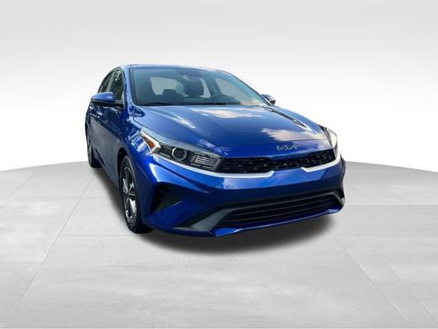 Used 2023 Kia Forte LXS w/ LXS Technology Package image 7