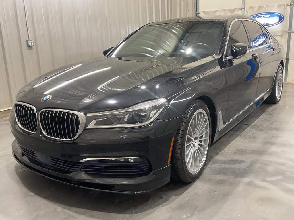 Used 2017 BMW ALPINA B7 xDrive AWD/4WD image 4