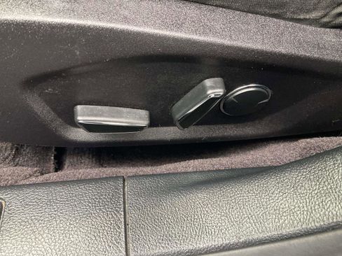 Used 2017 Ford Fusion SE w/ Fusion SE Technology Package image 19