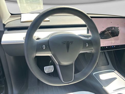 Used 2024 Tesla Model Y Performance AWD/4WD image 7
