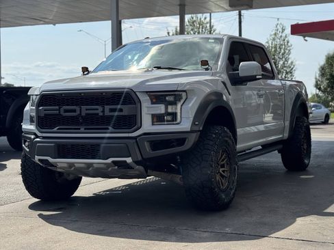 Used 2017 Ford F150 Raptor w/ Equipment Group 802A Luxury AWD/4WD image 6