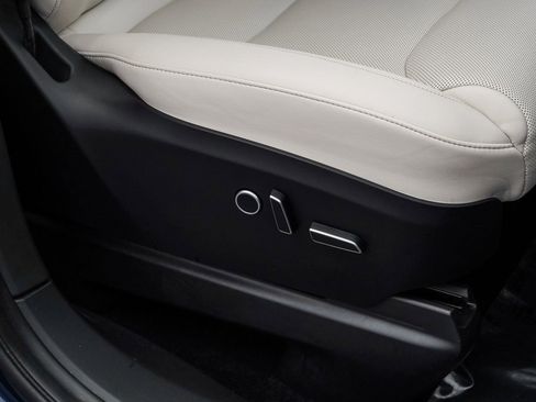 Used 2022 Tesla Model X image 41