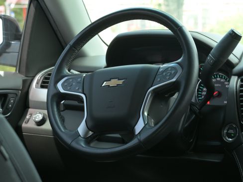 Used 2019 Chevrolet Tahoe LT w/ Luxury Package AWD/4WD image 19