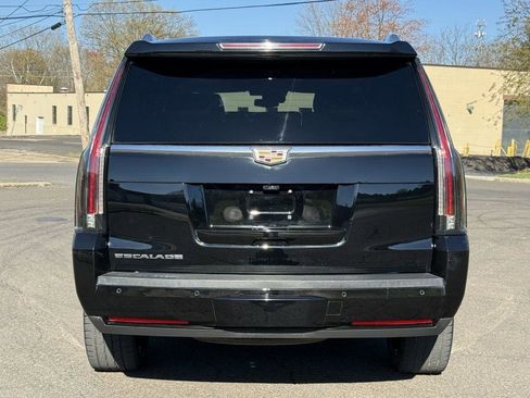 Used 2017 Cadillac Escalade Luxury image 10