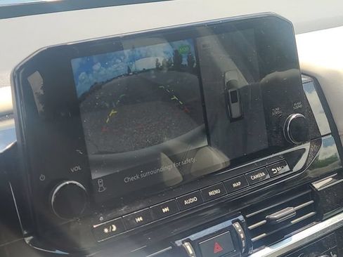 Used 2023 Nissan Pathfinder SL AWD/4WD image 19