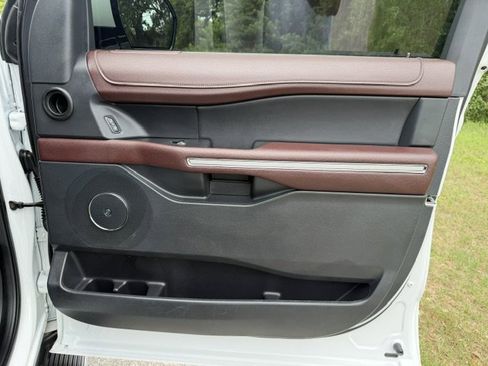 Used 2022 Ford Expedition Max Limited RWD image 14